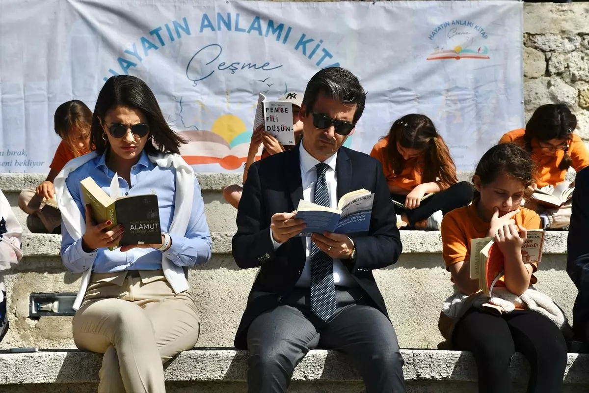 Çeşme Kaymakamlığı, Hayatın Anlamı Kitap Projesi kapsamında mekan okuma etkinliği düzenledi