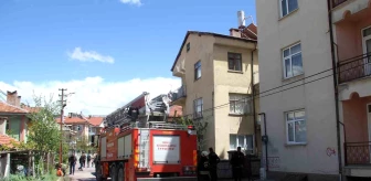 Konya Beyşehir'de 5 Katlı Apartmanın Çatı Katında Yangın Çıktı