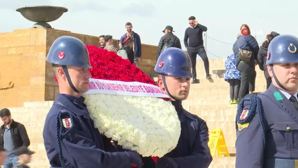 Başkan Tugay ve İzmir\'in ilçe belediye başkanları Anıtkabir\'i ziyaret etti