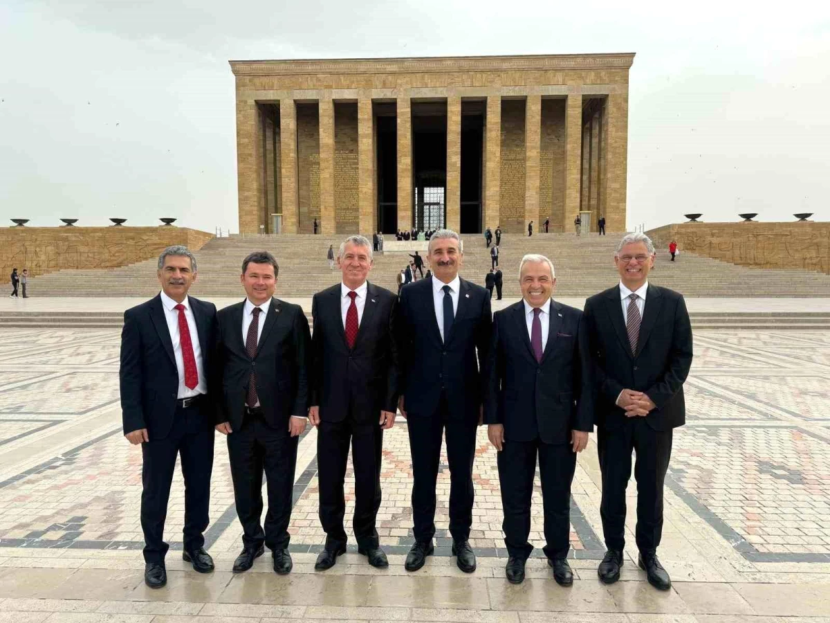 CHP Bursa Belediye Başkanları Yerel Yönetimler Çalıştayı\'na Katıldı