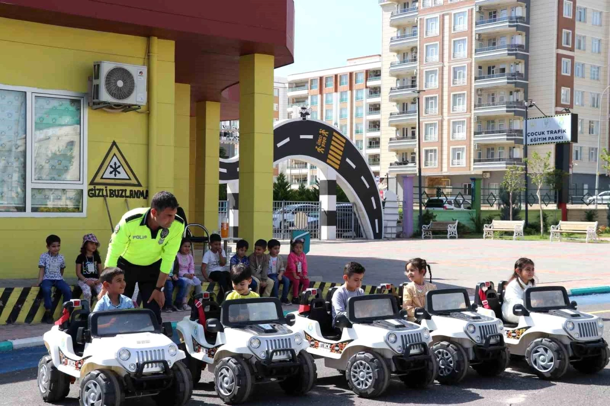 Haliliye Belediyesi Çocuk Trafik Eğitim Parkı\'nda Miniklere Trafik Eğitimi Veriliyor
