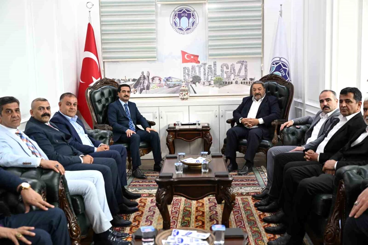 MHP Heyeti Battalgazi Belediye Başkanı Bayram Taşkın\'ı ziyaret etti