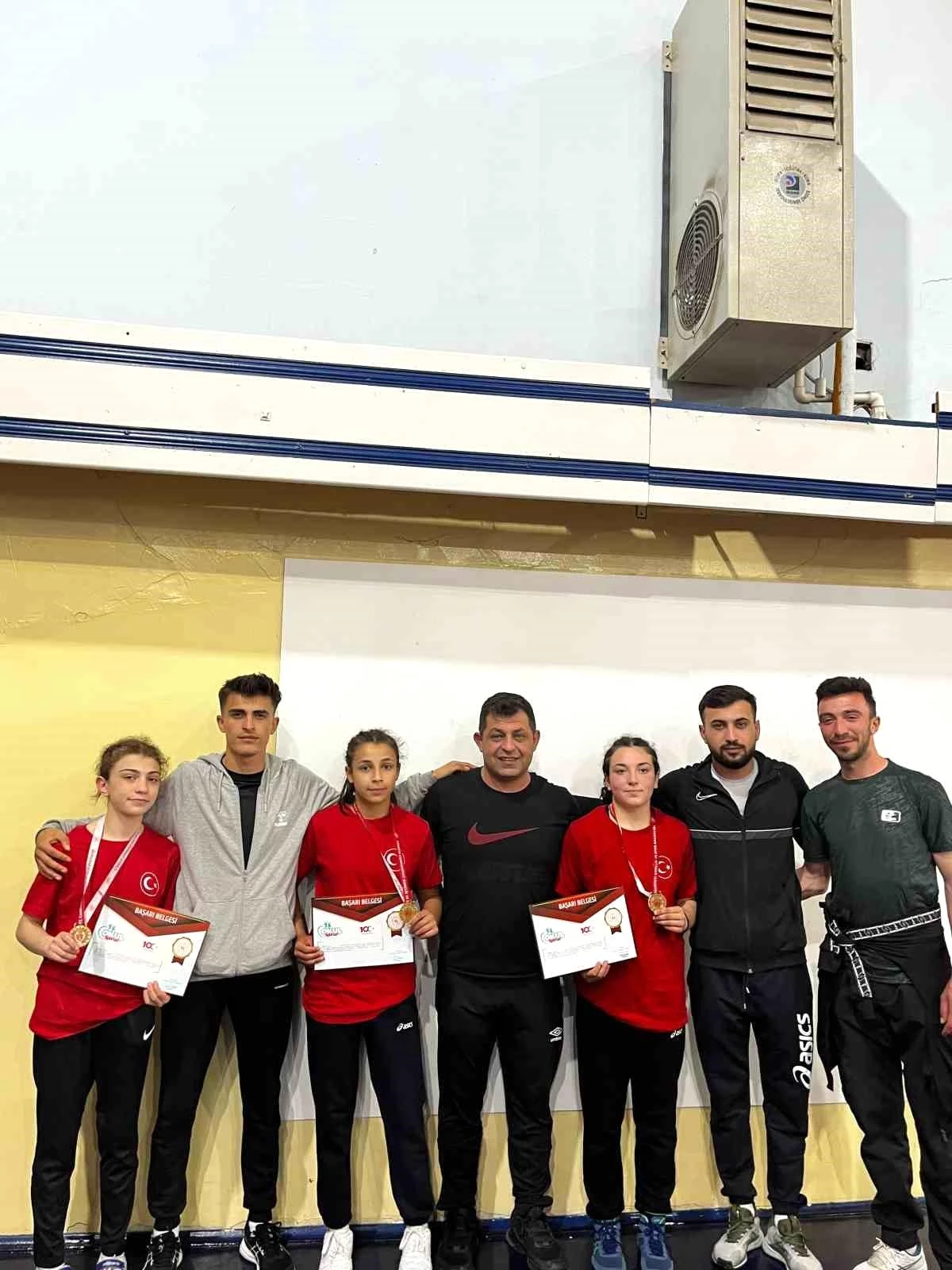 Okul Sporları Güreş Genç B Kategorisi Türkiye Şampiyonası\'nda Taşoluk ve Afyonkarahisar Spor Lisesi büyük başarı elde etti