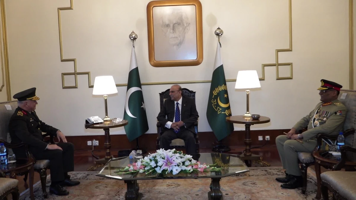 Pakistan Cumhurbaşkanı, Genelkurmay Başkanı Orgeneral Metin Gürak\'a Pakistan İmtiyaz Nişanı verdi