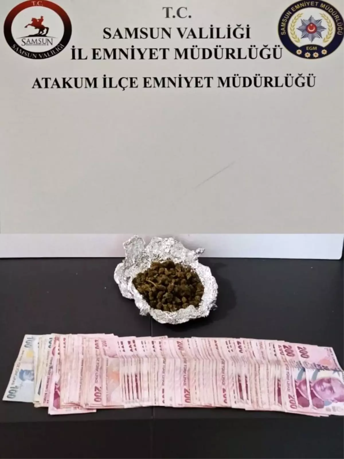 Samsun polisi uyuşturucu taciri 4 şüpheliyi suçüstü yakaladı