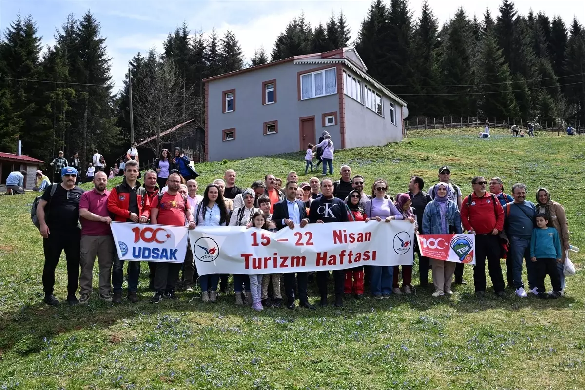 Trabzon\'da Turizm Haftası etkinlikleri kapsamında Kadıralak Yaylası\'nda doğa gezisi düzenlendi