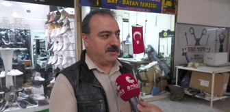 İzmir'de Esnafın İşleri Durgun, Turistlere Bağlıyorlar