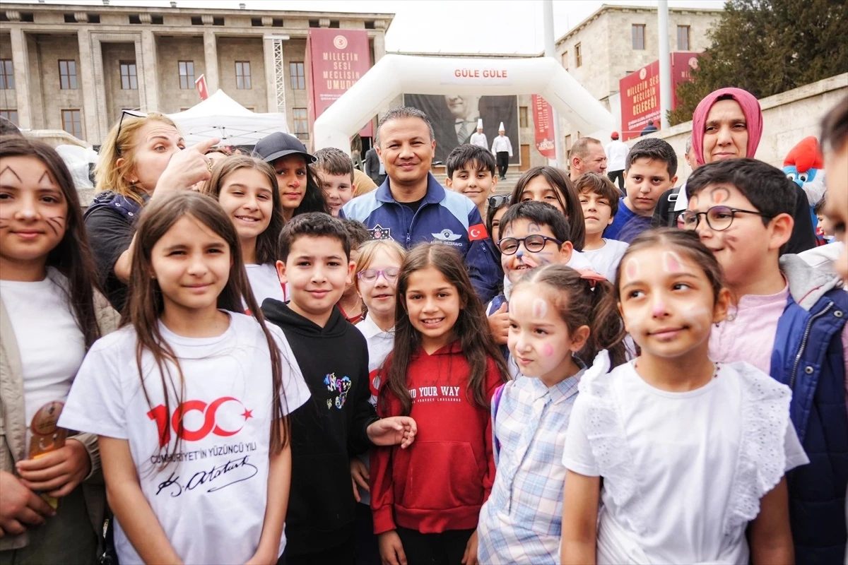 Türkiye\'nin ilk astronotu Alper Gezeravcı\'dan çocuklara ilham dolu mesaj