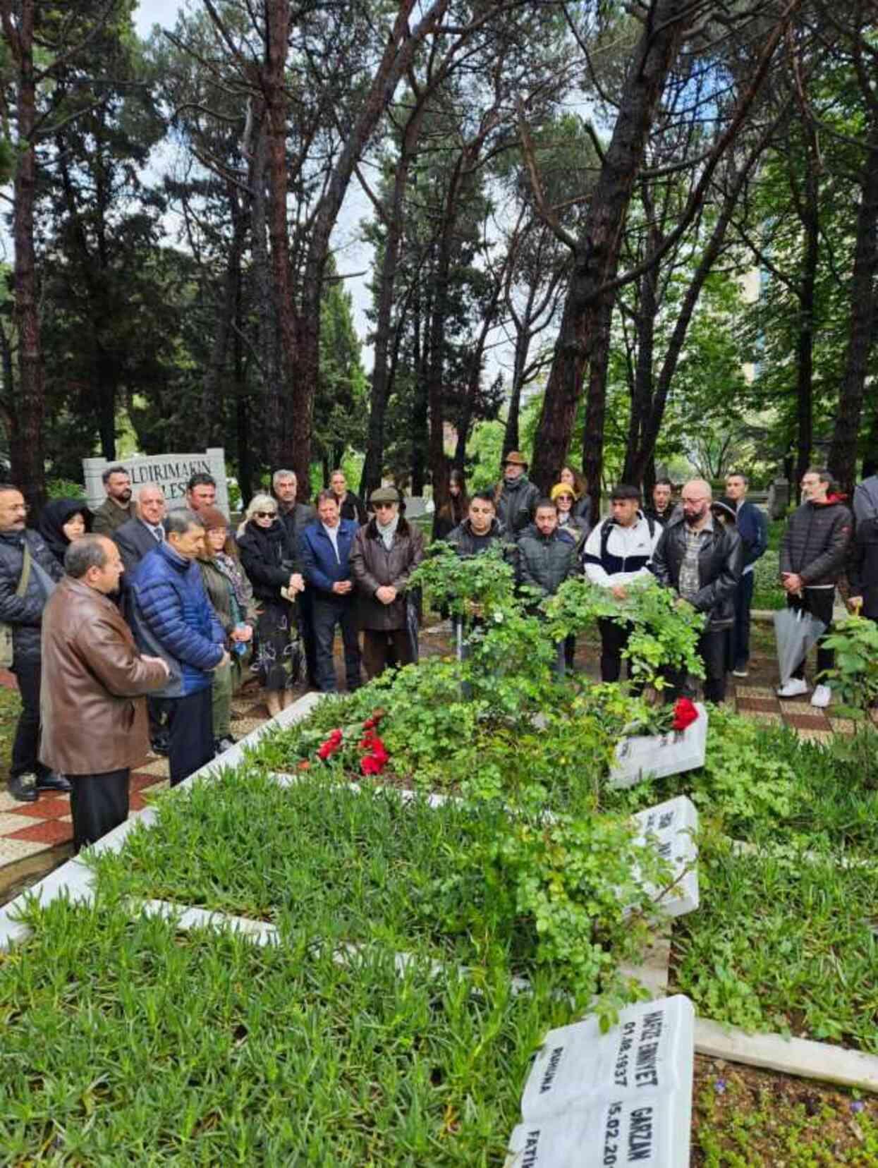 Ünlü müzisyen Atilla Özdemiroğlu, 8'nci ölüm yıldönümünde anıldı