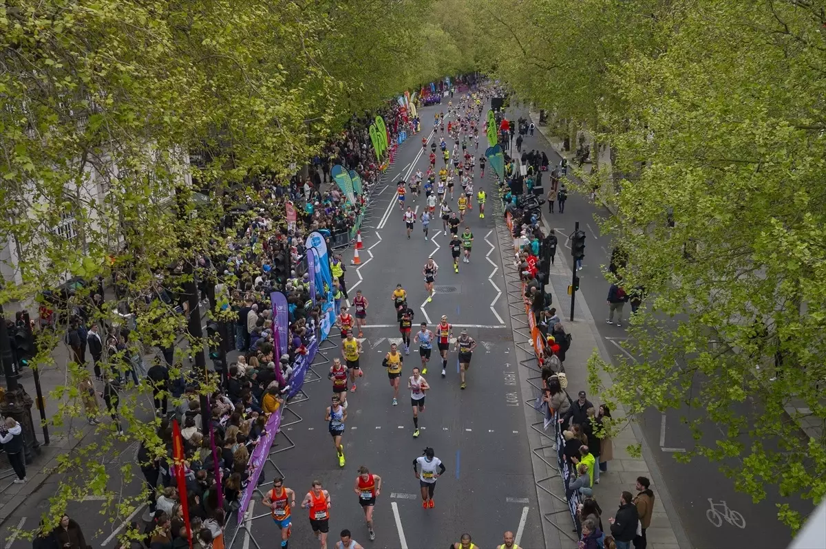 Londra Maratonu\'nda Kenyalı atletler birinci oldu