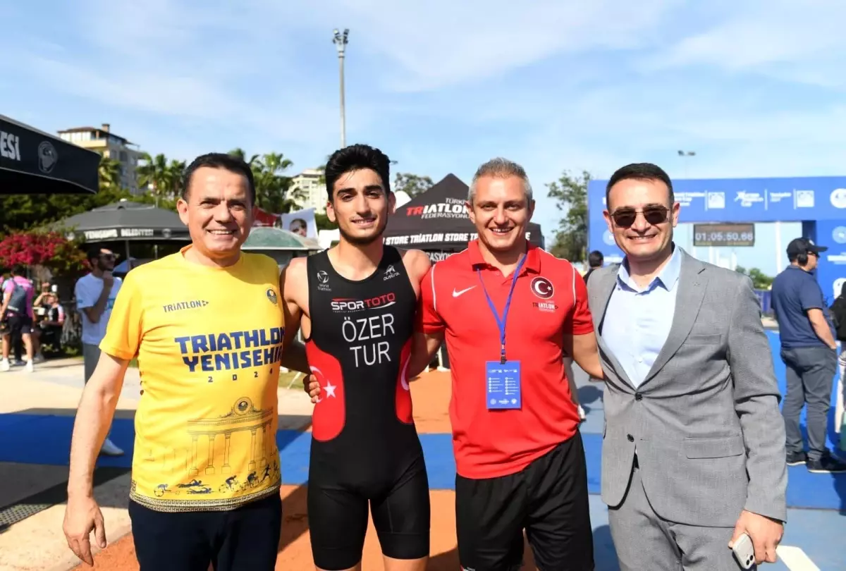 Uğurcan Özer, Dünya Paratriatlon Kupası\'nda birinci oldu