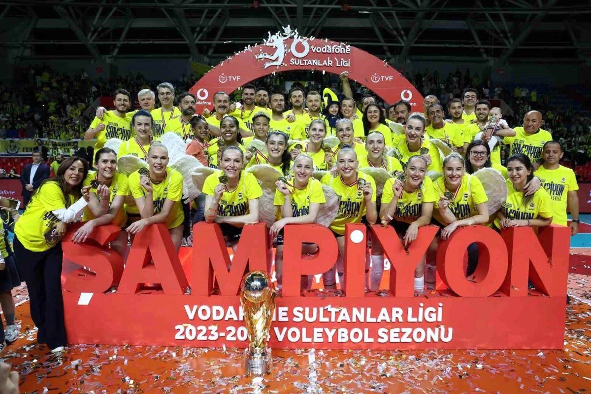 Fenerbahçe Kadın Voleybol Takımı Sultanlar Ligi\'nde şampiyon oldu