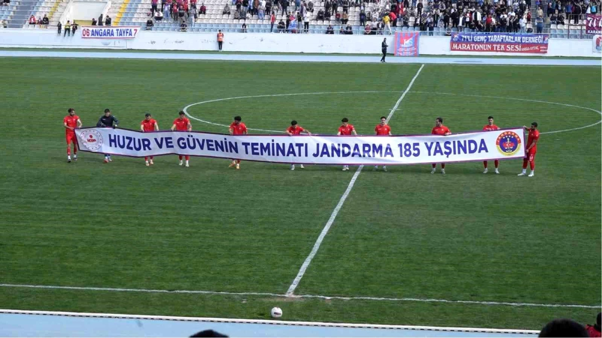Kırıkkalegücü FSK futbolcuları, jandarmanın 185. yıl dönümünü kutladı