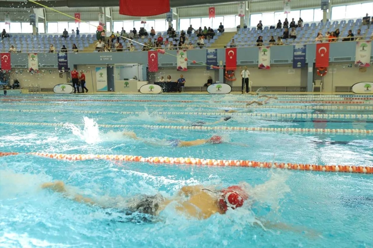 Şehitkamil Belediyesi 23 Nisan\'da Mangala ve Yüzme Yarışları Düzenledi