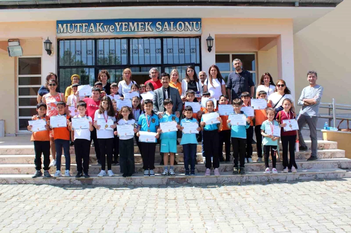 Muğla\'da İlkokullar Arası Akıl ve Zeka Oyunları Turnuvası Yapıldı