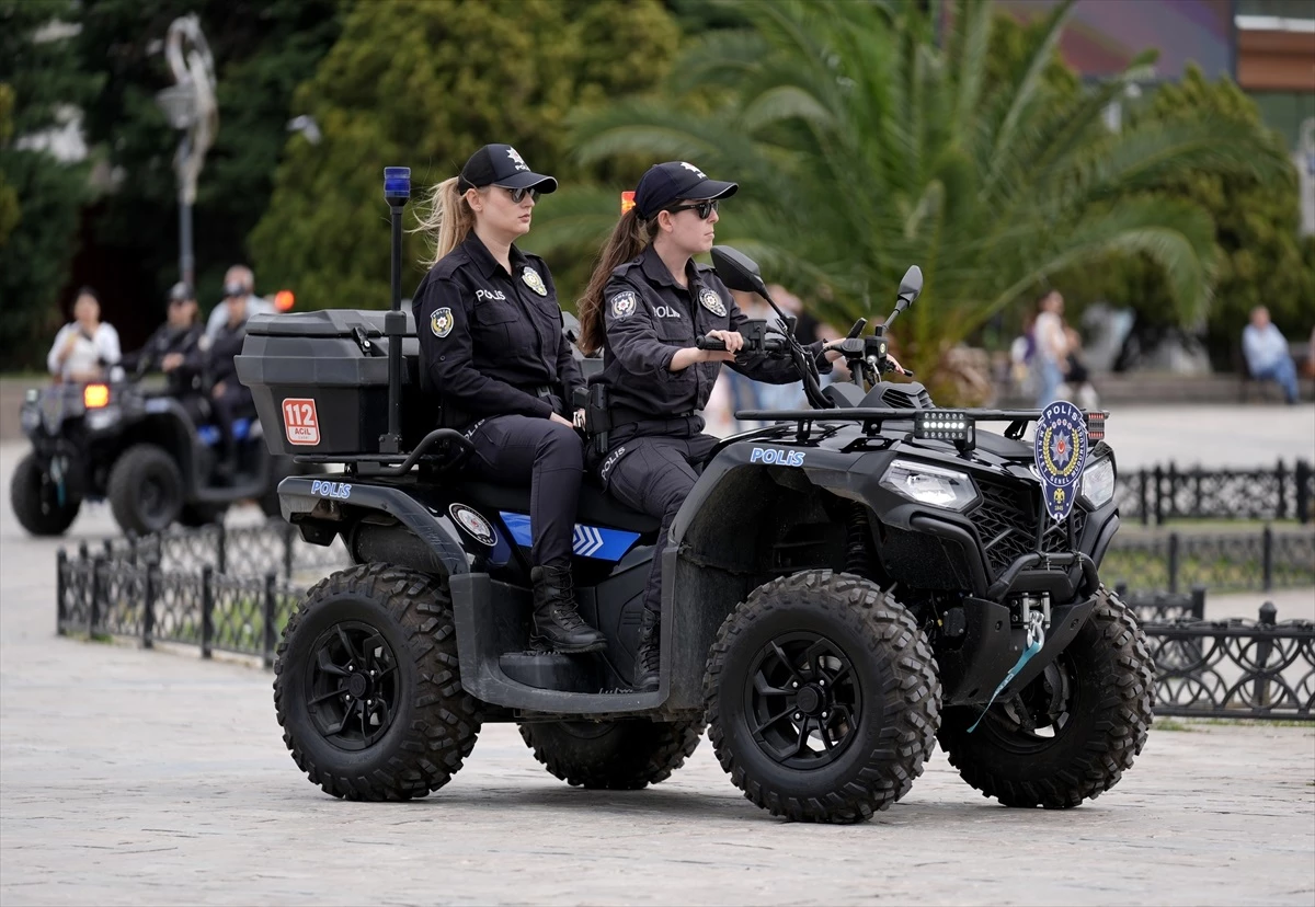 İzmir\'de ATV Polis Timleri Sahil Bandında Huzur ve Güveni Sağlıyor