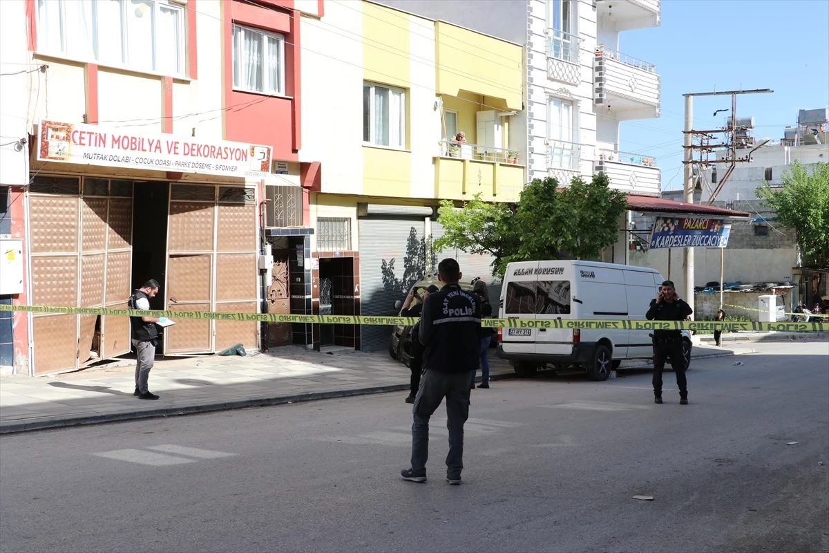 Kilis\'te Hafif Ticari Araç Yayalara Çarptı: 1 Ölü, 2 Yaralı