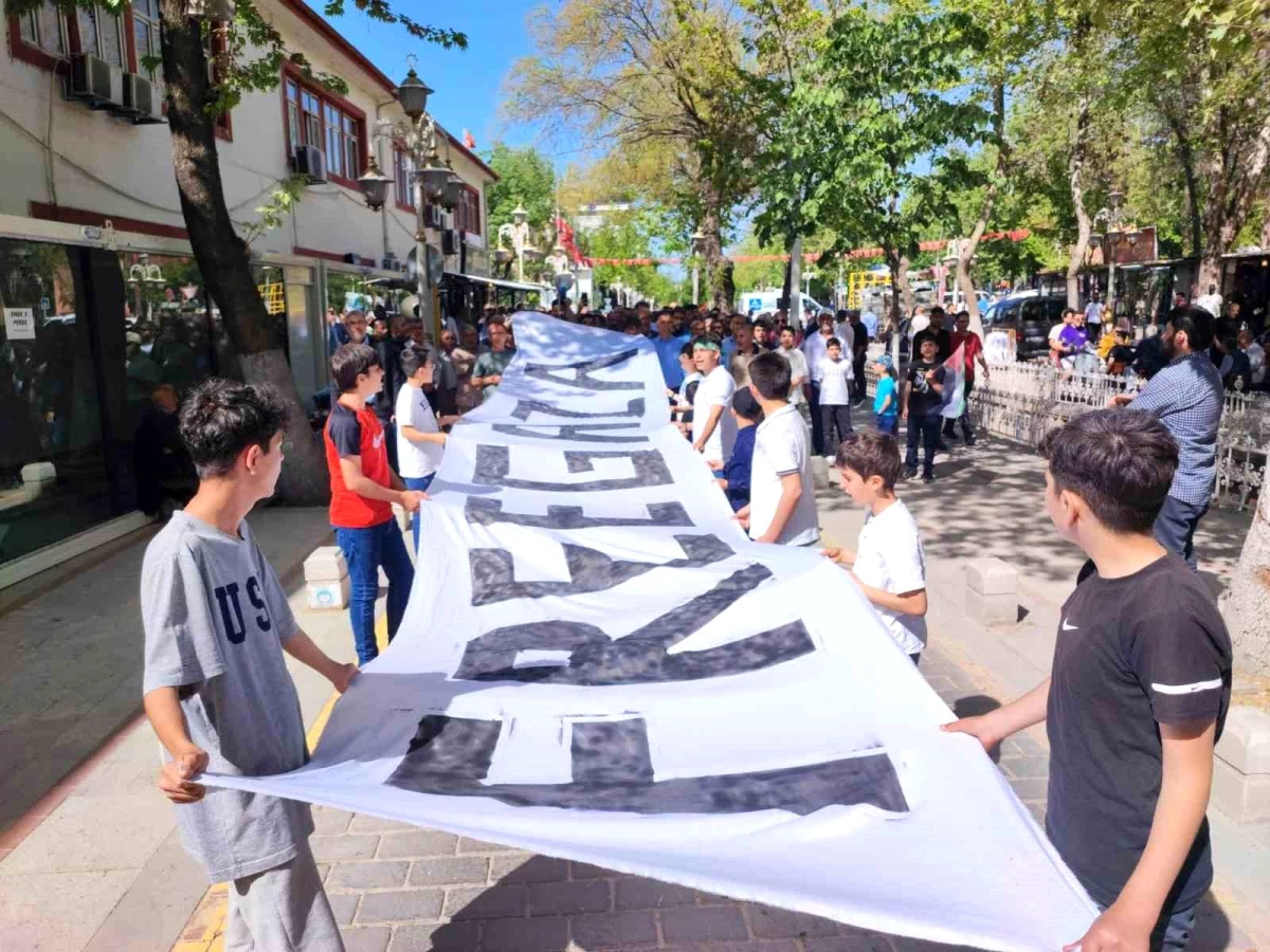 Malatya\'da Gazze ablukasının kaldırılması için yürüyüş düzenlendi