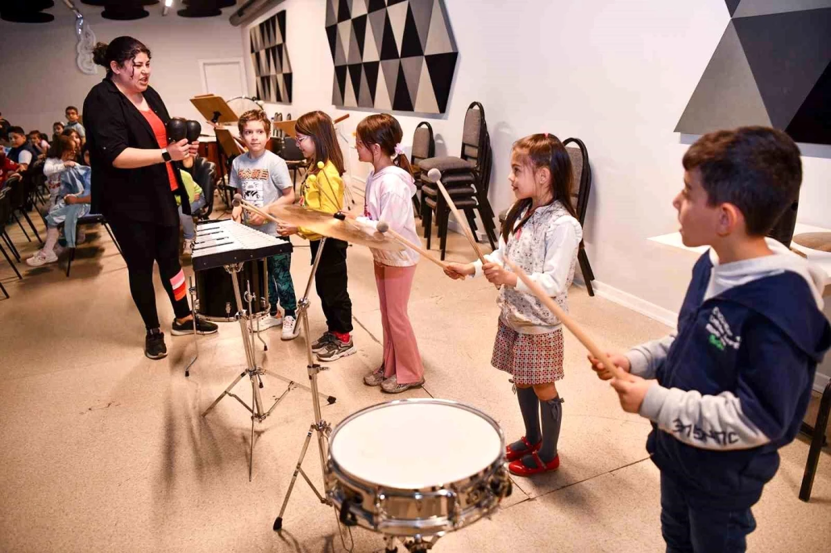 Tepebaşı Belediyesi Çocuk Senfoni Orkestrası Eğitim ve Çalışma Merkezi Minik Öğrencileri Ağırlıyor
