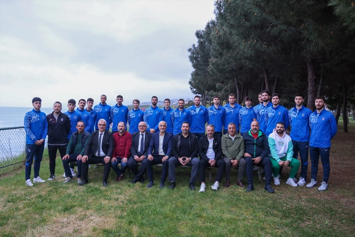 Trabzonspor Yönetimi Basketbol Takımıyla Bir Araya Geldi