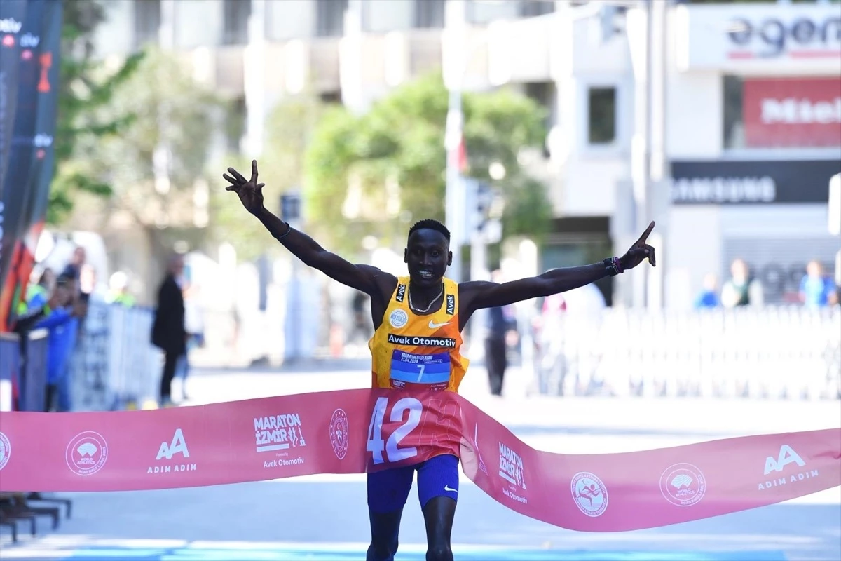 Uluslararası İzmir Maratonu\'nda Kenyalı ve Etiyopyalı atletler birinci oldu