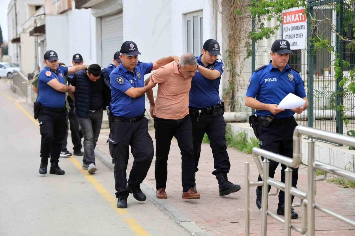 Adana\'da Polis İle Kavga Eden Belediye Müdürü Tutuklandı