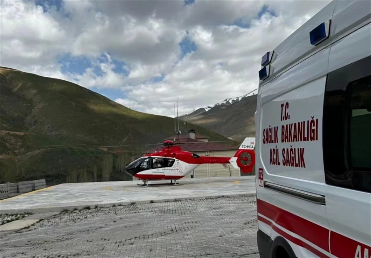 Van\'ın Bahçesaray ilçesinde hasta ambulans helikopterle Van Eğitim ve Araştırma Hastanesine ulaştırıldı