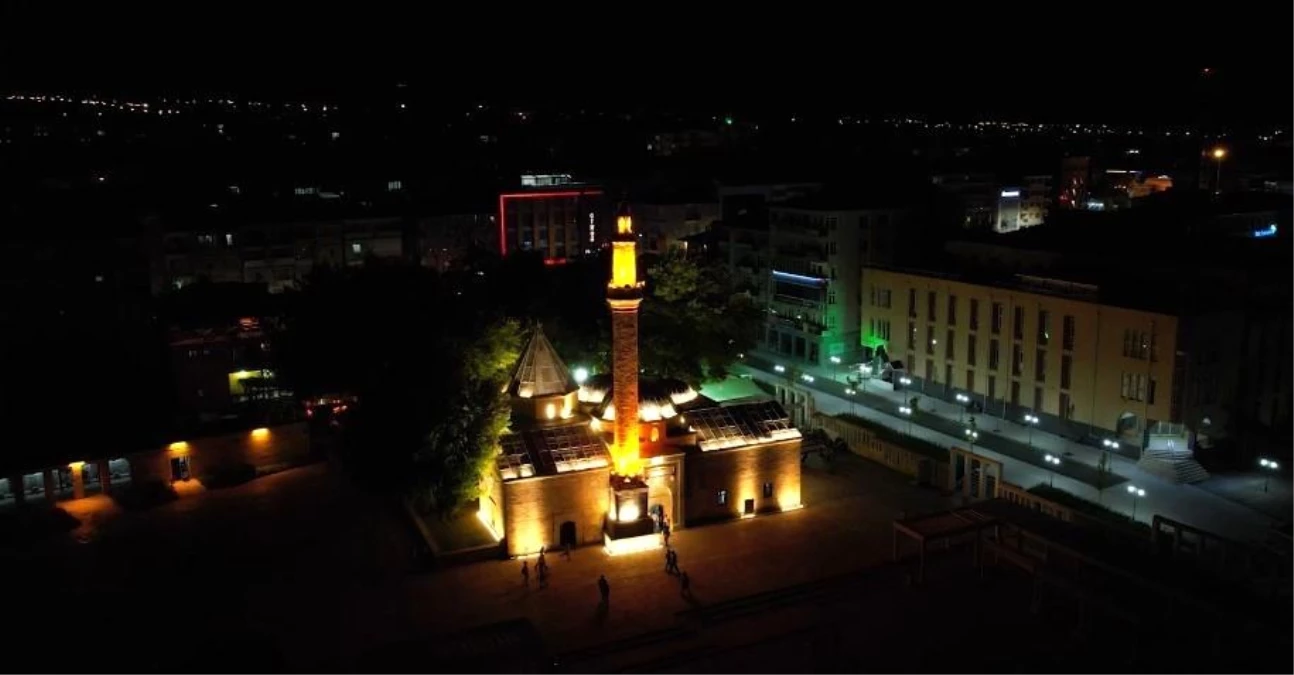 Kırşehir\'de Turizm Haftası Kutlamaları: Tarihi ve Kültürel Alanlar Havadan Görüntülendi