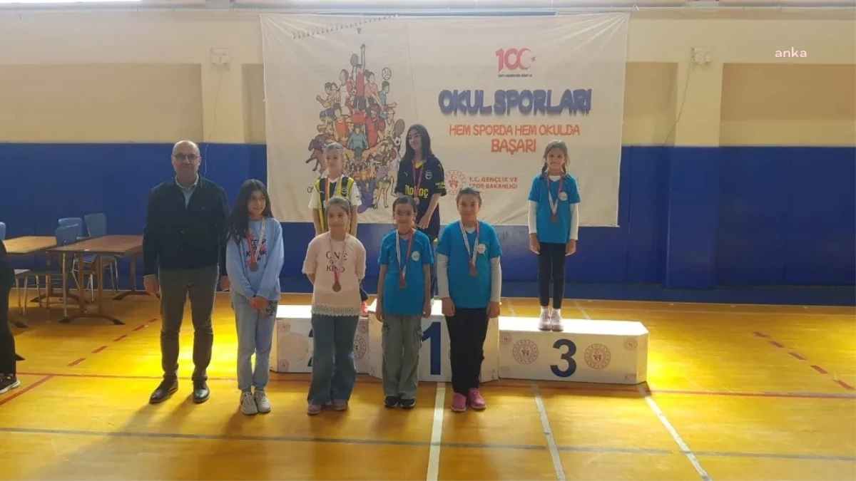 Bozüyük Belediyesi Satranç Sporcuları Madalyalarla Döndü