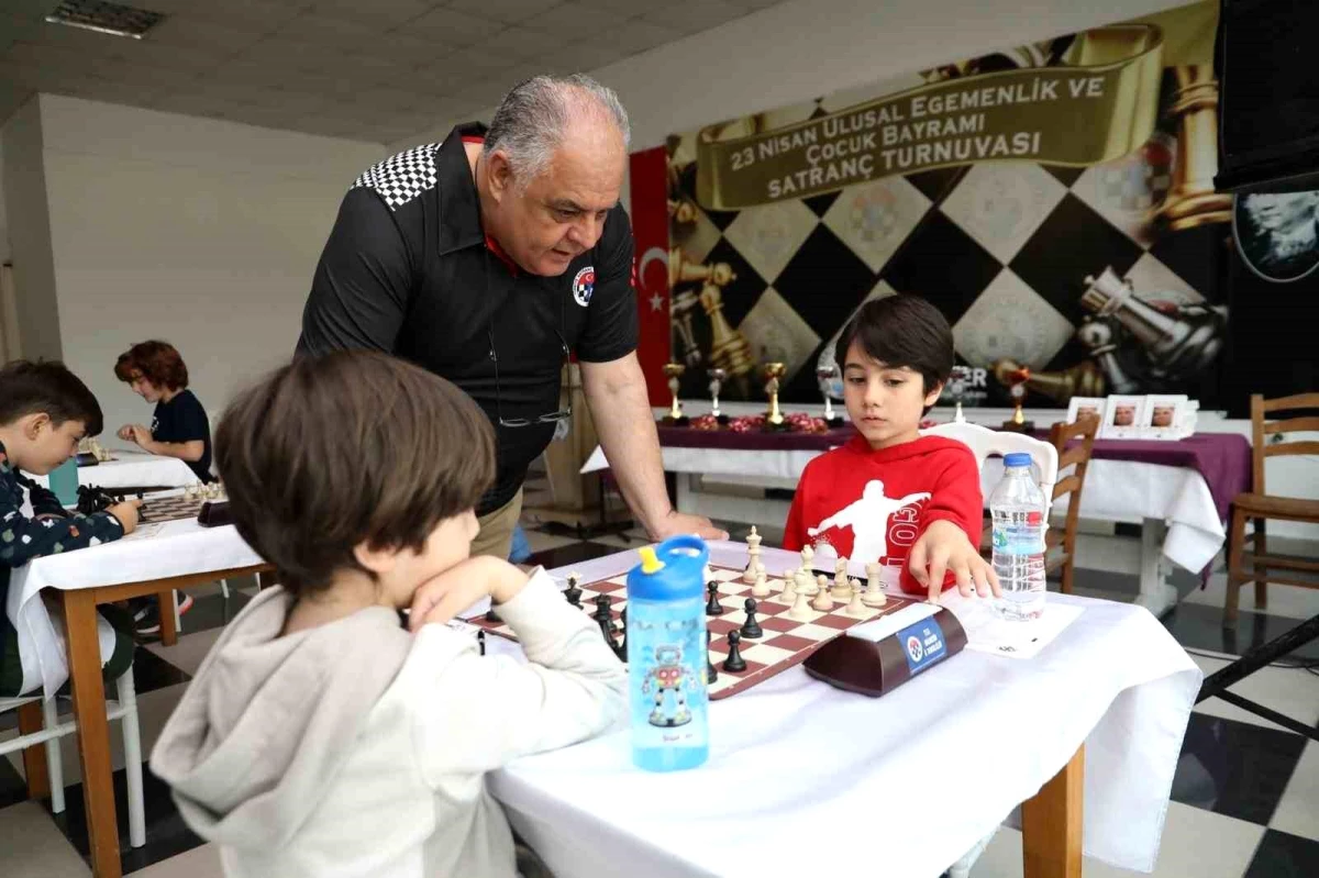 23 Nisan\'da Ahmet Akın Kültür Merkezi\'nde Satranç Turnuvası Düzenlendi