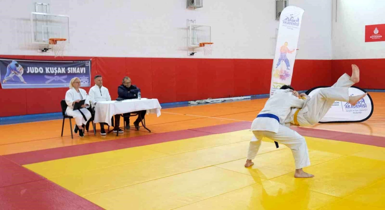 Büyükçekmece Belediyesi Spor Kulübü\'nde Judocular Kuşak Sınavı Heyecanı Yaşadı