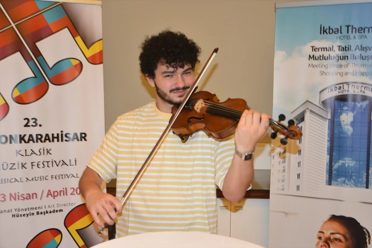Çekyalı keman sanatçısı Afyonkarahisar\'da klasik müzik yolculuğuna çıkıyor