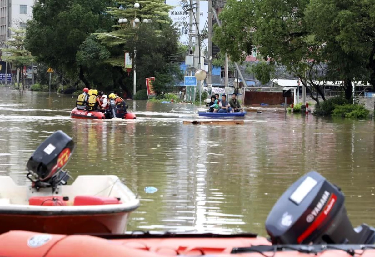 Çin\'de Şiddetli Yağışlar Sonucu 25.800 Kişi Tahliye Edildi