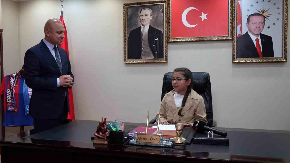 Kırıkkale Belediye Başkanı 23 Nisan\'da Koltuğunu Öğrencilere Devretti