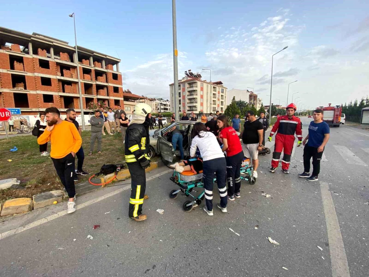 Muğla\'da trafik kazasında 3 kişi yaralandı