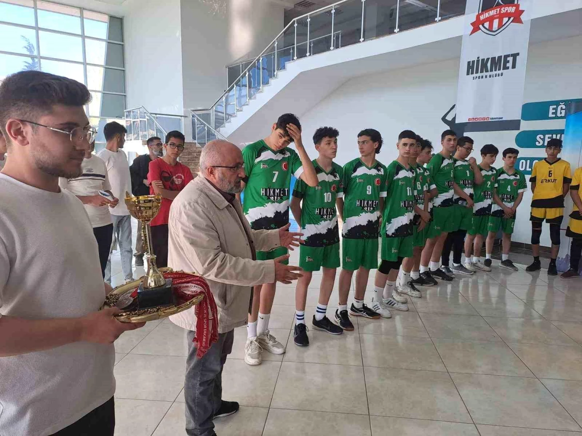 Kayseri İmam-Hatip Okulları Arası Voleybol Turnuvaları Tamamlandı