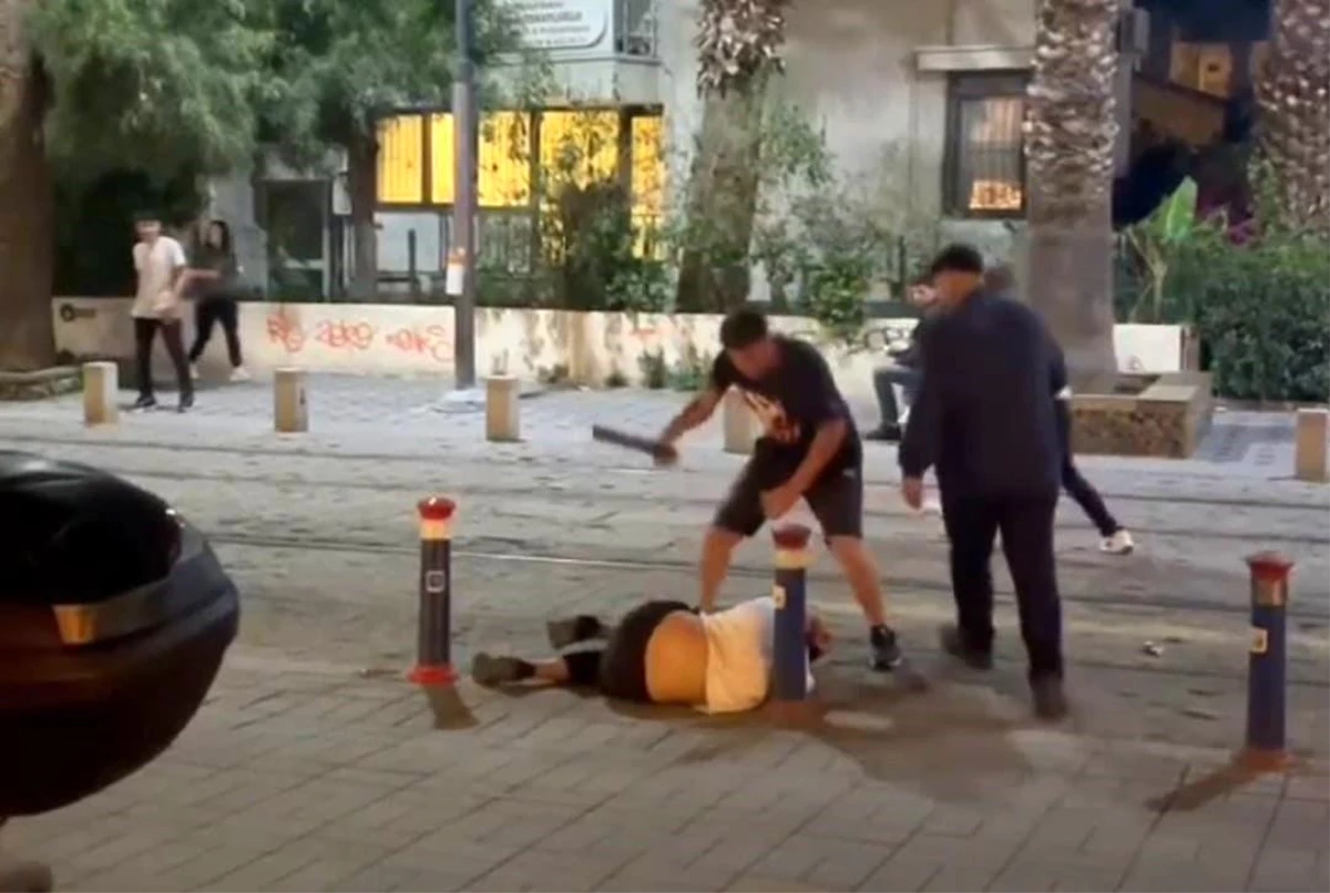 İzmir\'de kavga sonucu 2 kişi demir sopalarla öldüresiye dövüldü