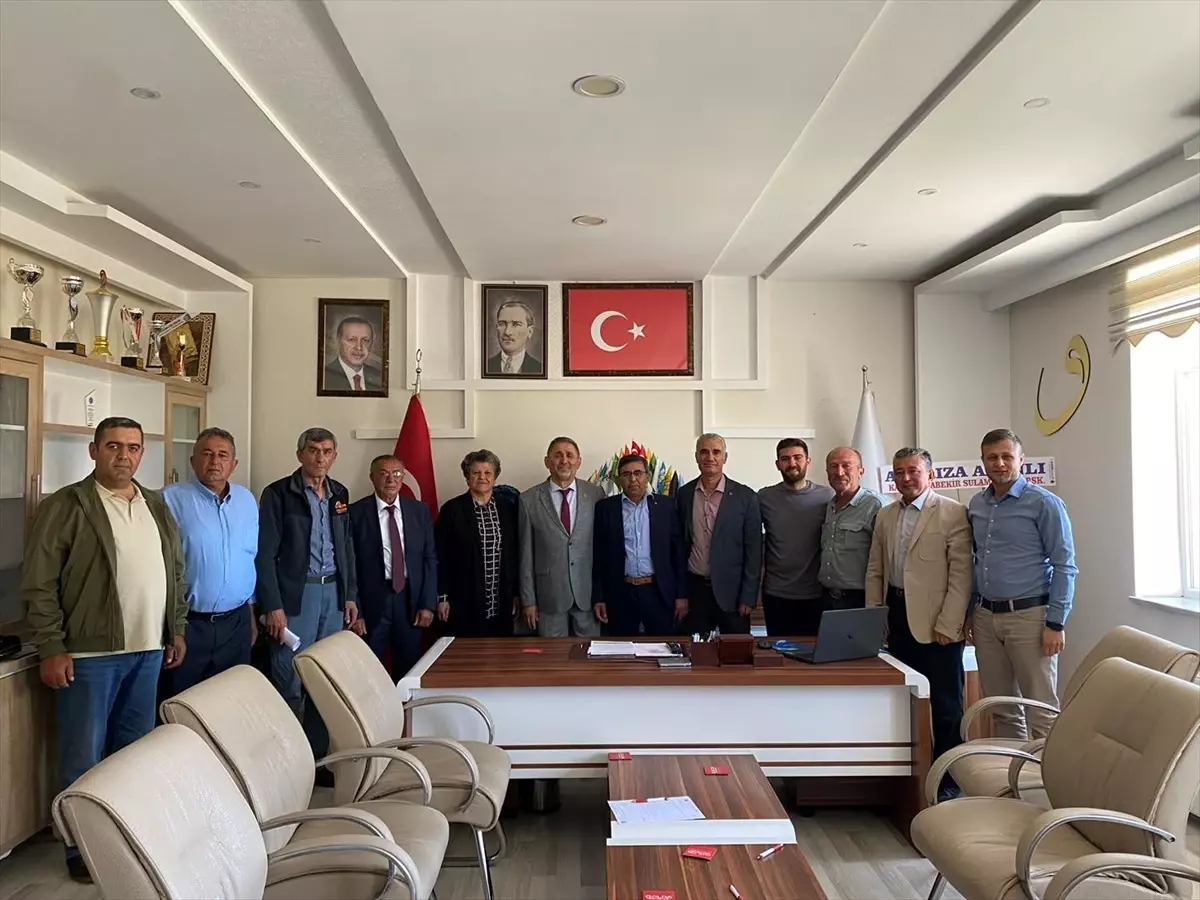 Kazımkarabekir Belediye Başkanı Durmuş Demir başkanlığında yeni dönemin ilk meclis toplantısı gerçekleştirildi