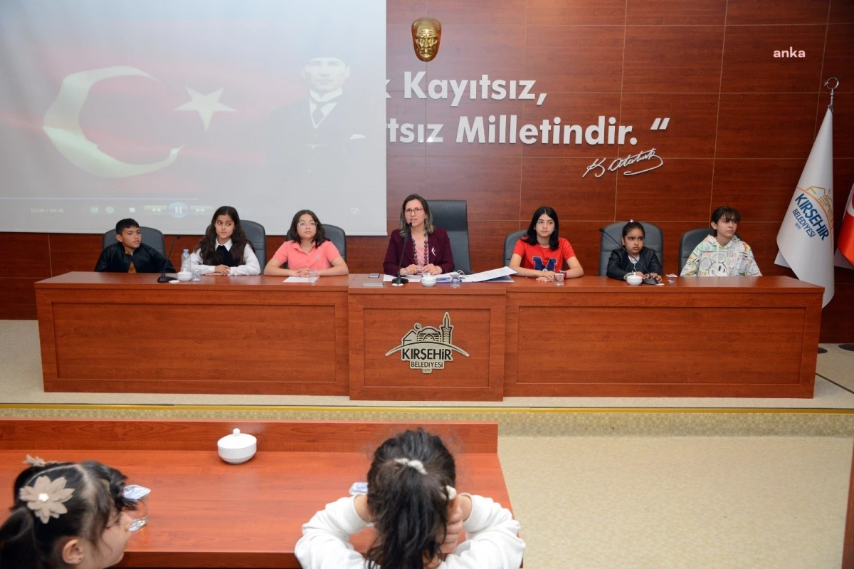 Kırşehir Belediyesi Çocuk Meclisi İlk Toplantısını Gerçekleştirdi
