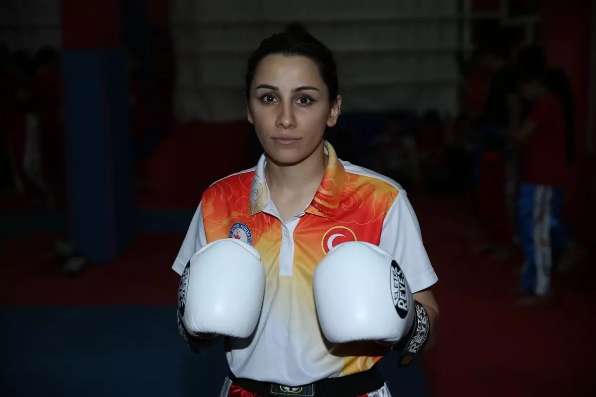Berna Tut, Çin\'de yapılacak Wushu Kungfu Dünya Kupası\'nda altın madalya hedefliyor