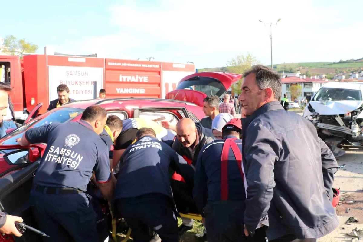Samsun\'da trafik kazası: 3\'ü çocuk 8 kişi yaralandı