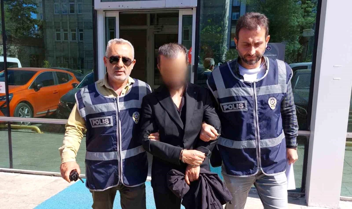 Samsun\'da Kuyumcu, Araç Yakarak Sigortadan Para Almaya Çalıştığı İddiasıyla Tutuklandı