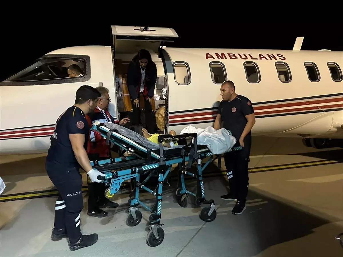 Şırnak\'ta yüksek ateş şikayetiyle hastaneye kaldırılan çocuk ambulans uçakla Ankara\'ya nakledildi