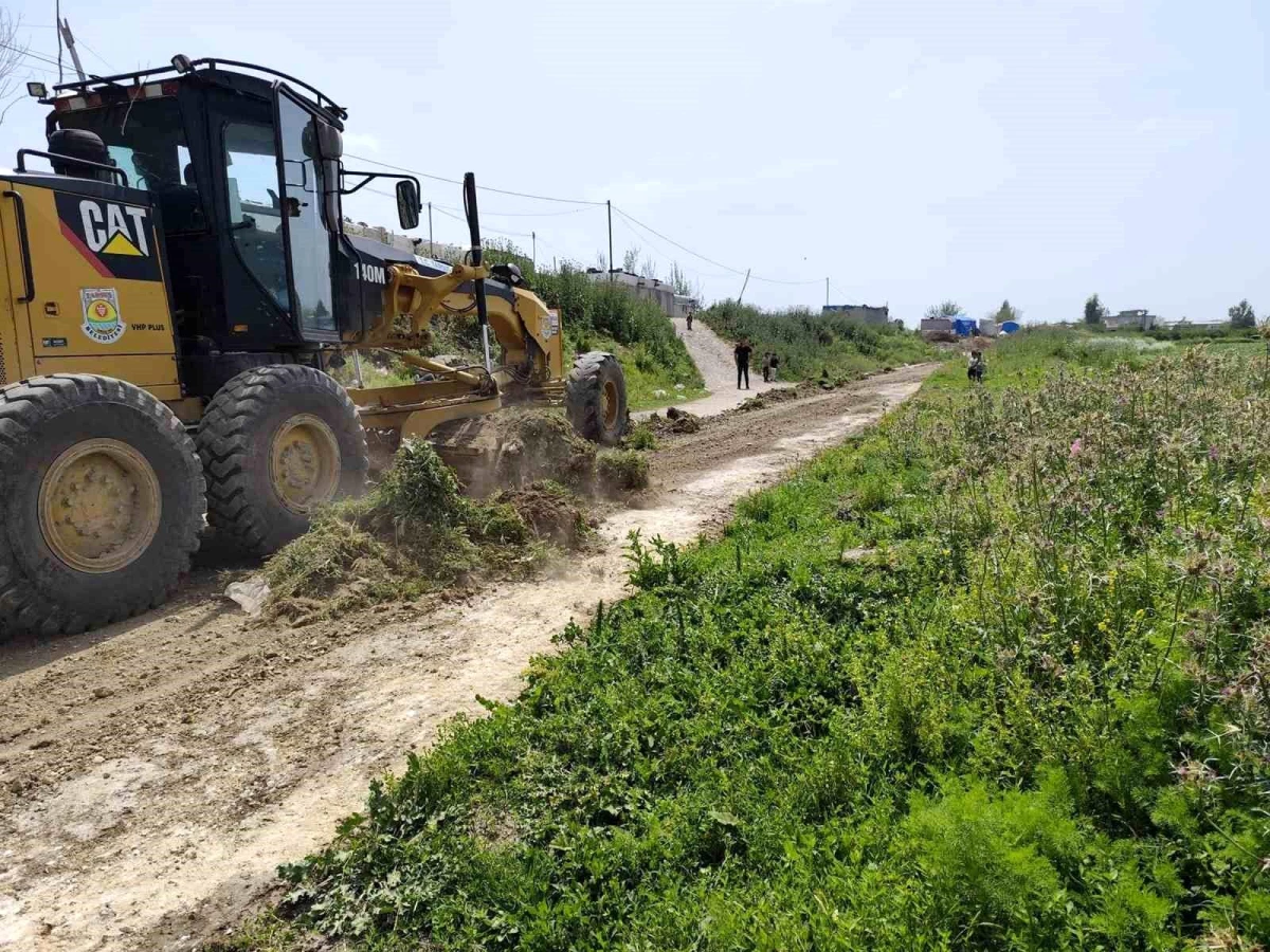 Tarsus Belediyesi Yenice Mahallesi\'nde Yol Bakım Çalışması Yaptı