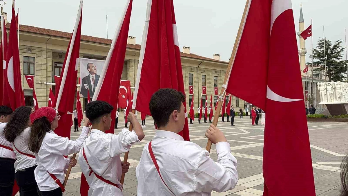 23 Nisan Ulusal Egemenlik ve Çocuk Bayramı Eskişehir\'de Kutlandı