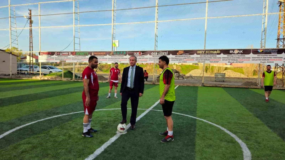 Ağrı\'da Öğretmenler Arası Futbol Turnuvası Başladı