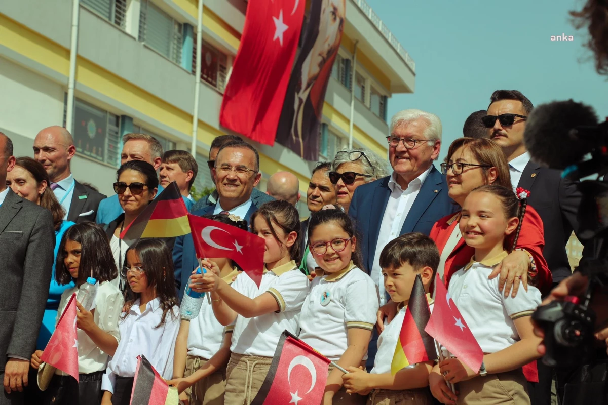 Almanya Cumhurbaşkanı Gaziantep\'teki İlkokulu Ziyaret Etti