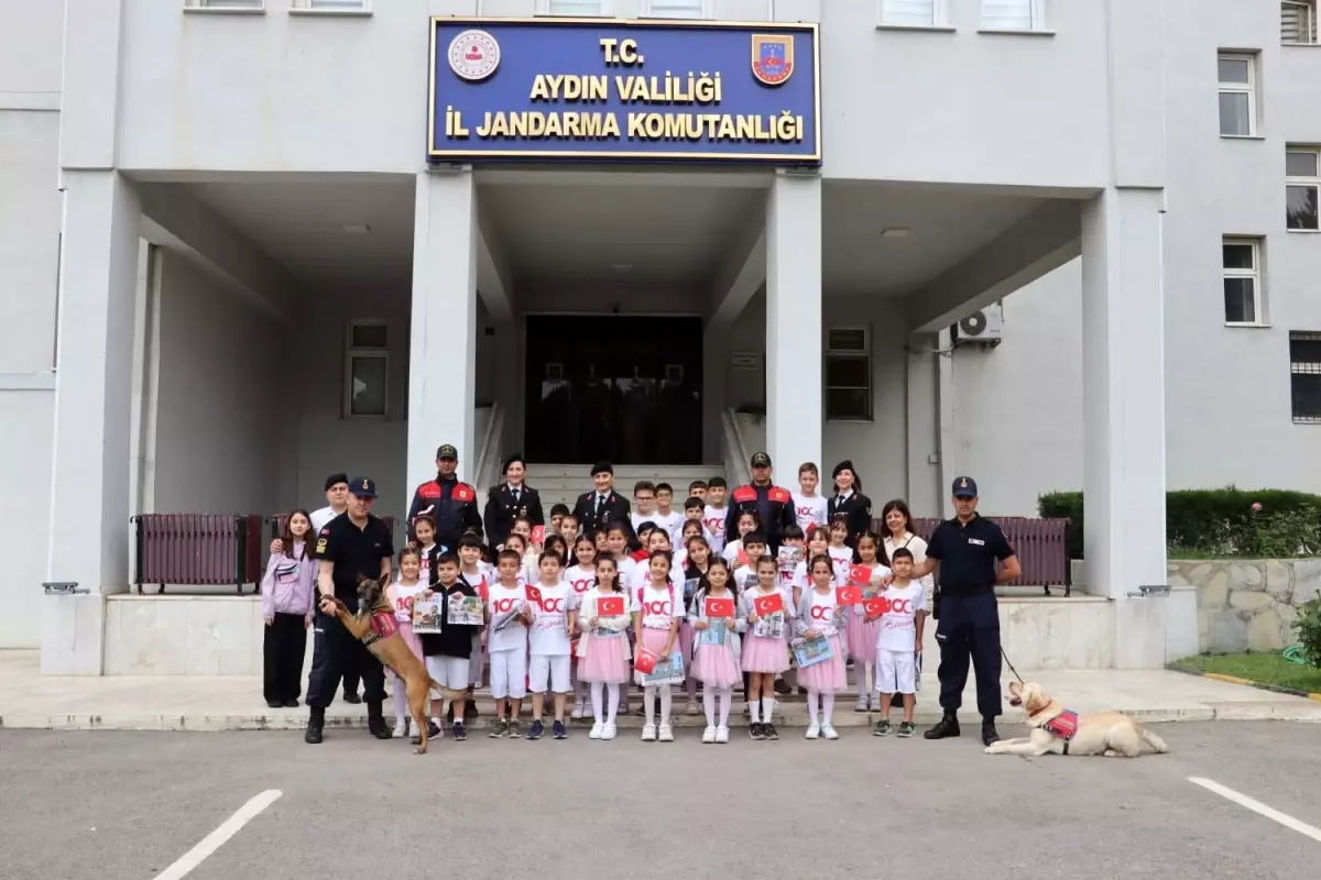 Aydın İl Jandarma Komutanlığı ve Aydın Jandarma Filo Komutanlığı Öğrencilere Özel Etkinlik Düzenledi