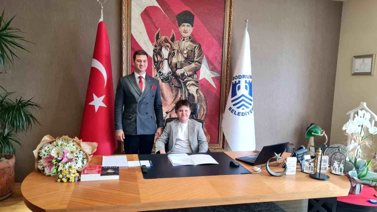 Bodrum Belediye Başkanı Tamer Mandalinci, 23 Nisan\'da koltuğunu öğrenciye devretti
