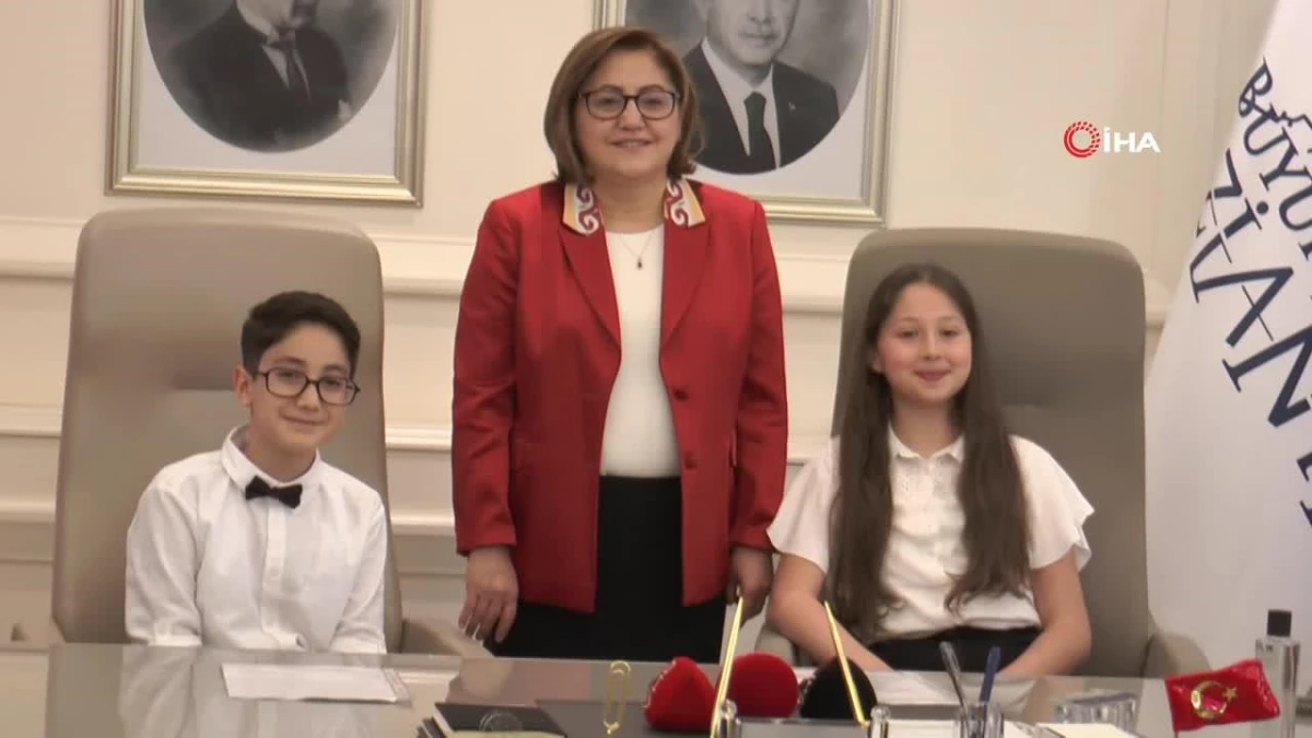 Başkan Şahin, 23 Nisan\'da koltuğunu çocuklara devretti
